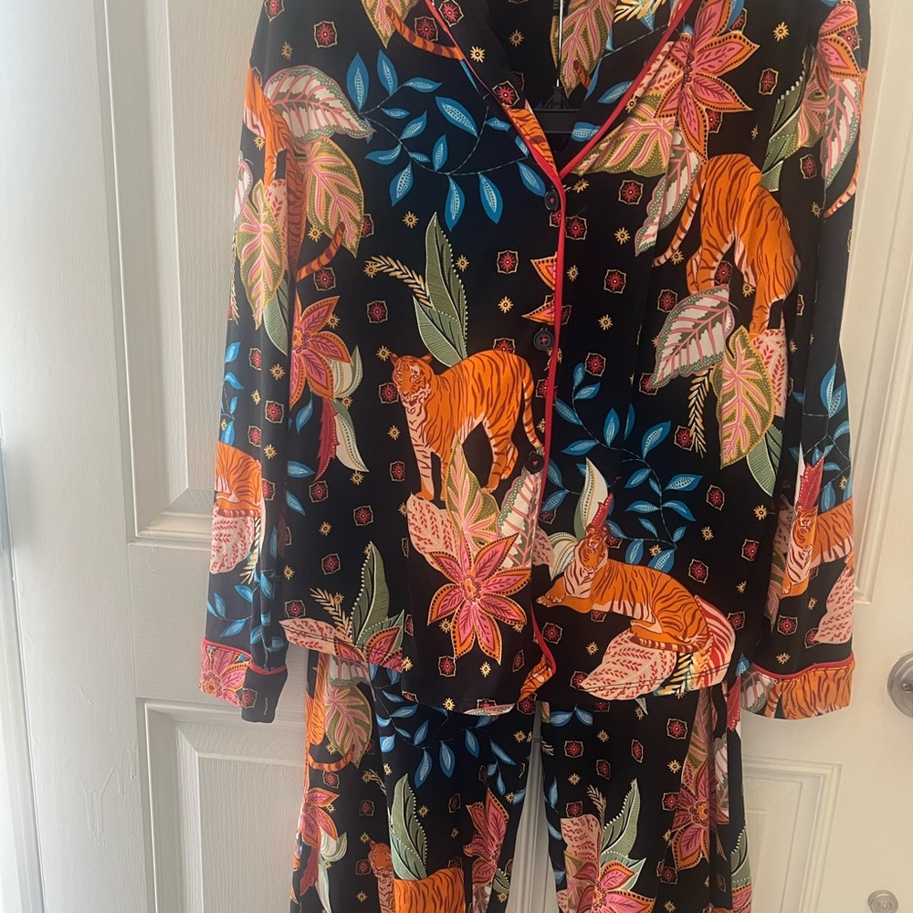 Room Service Colorful Tiger Print Pajama Set size Medium